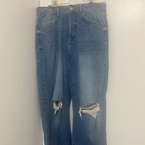 90’s blue ripped jeans